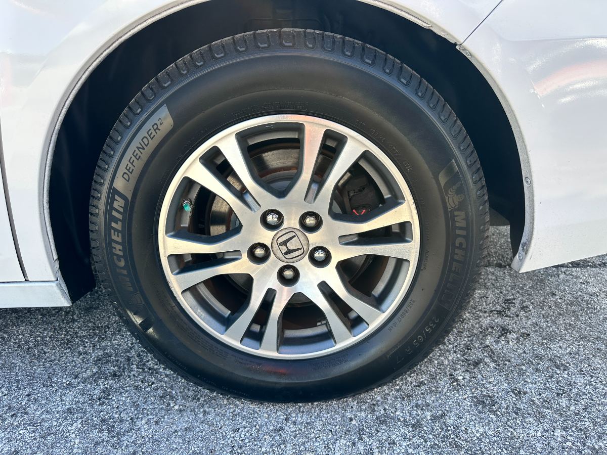 2011 Honda Odyssey photo 11