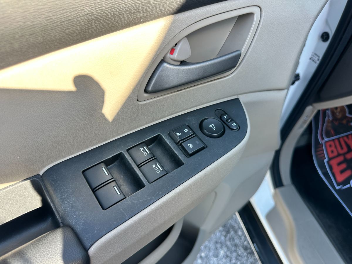 2011 Honda Odyssey photo 13