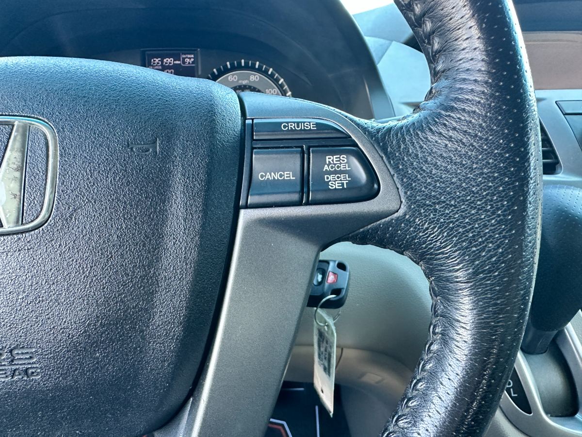 2011 Honda Odyssey photo 20