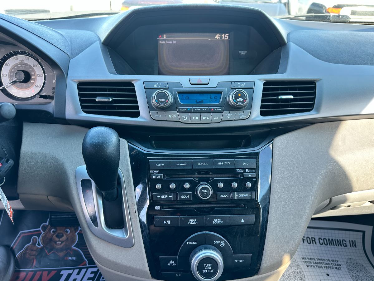 2011 Honda Odyssey photo 21