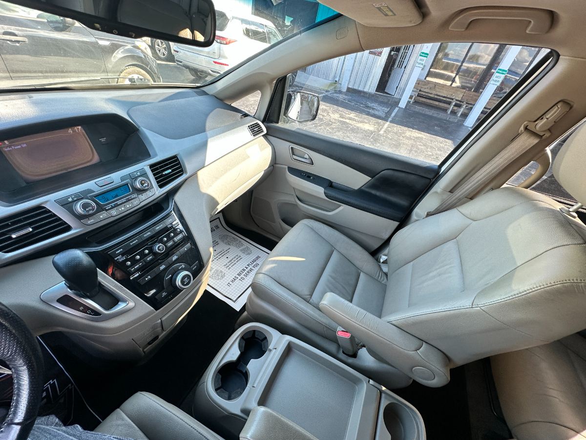2011 Honda Odyssey photo 24