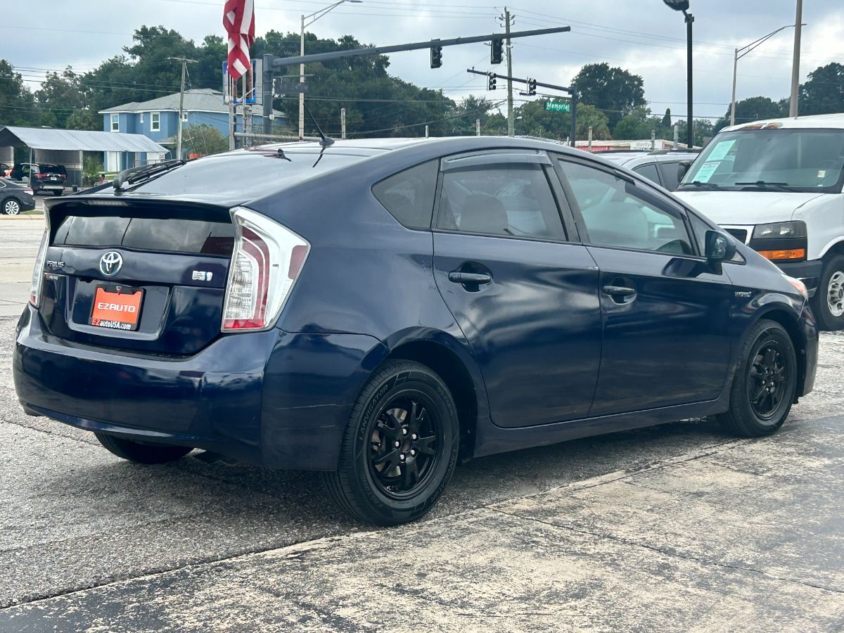 2014 Toyota Prius photo 10