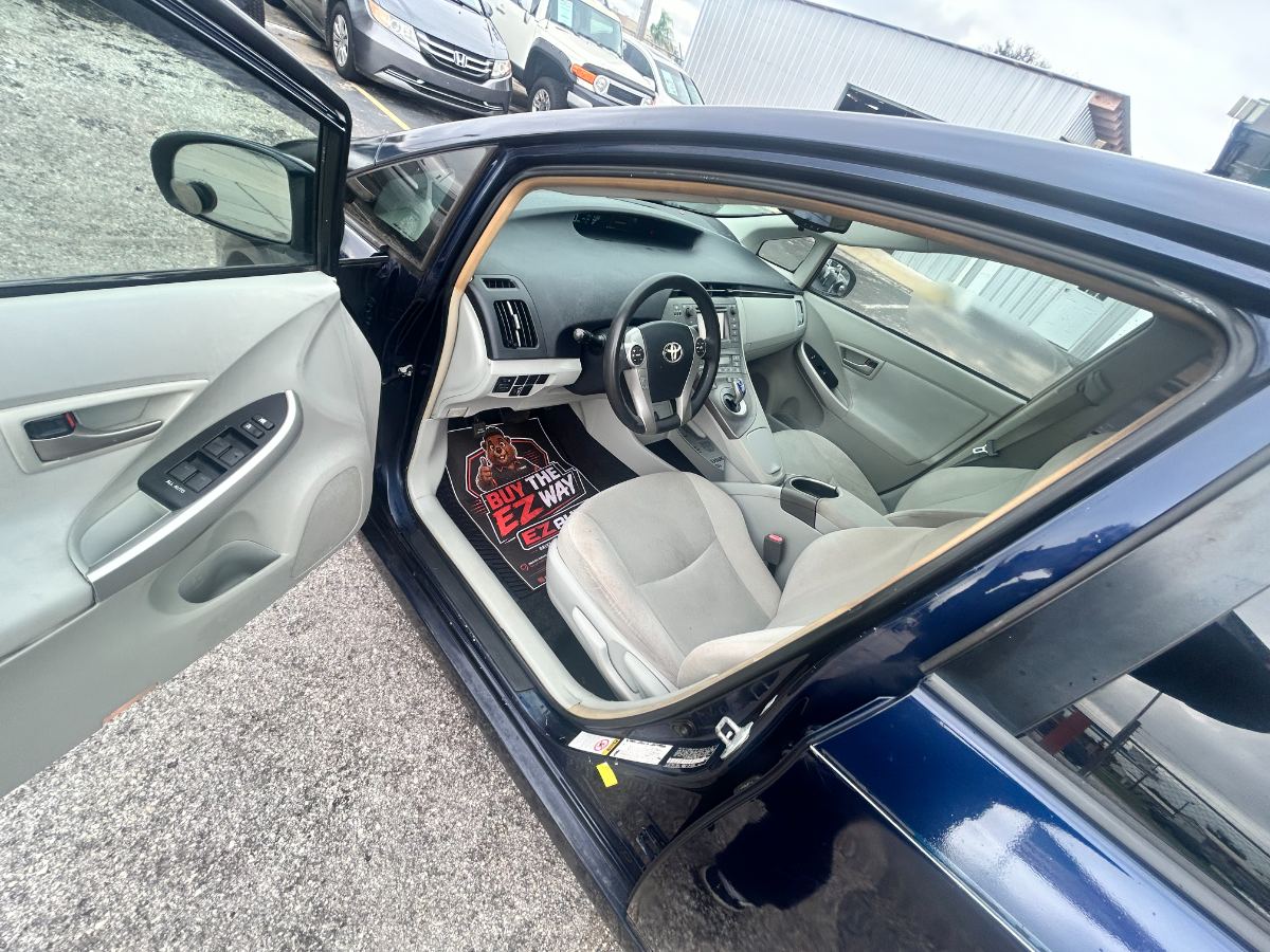 2014 Toyota Prius photo 15