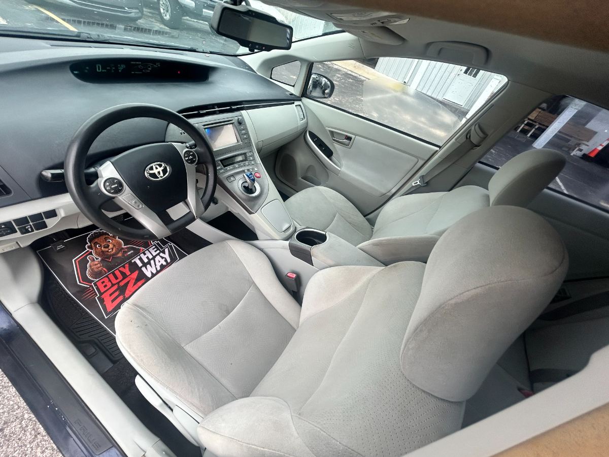2014 Toyota Prius photo 19