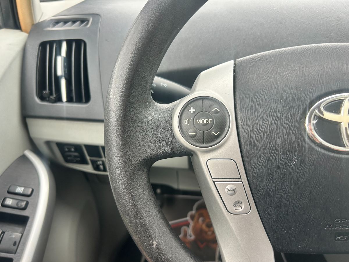 2014 Toyota Prius photo 20