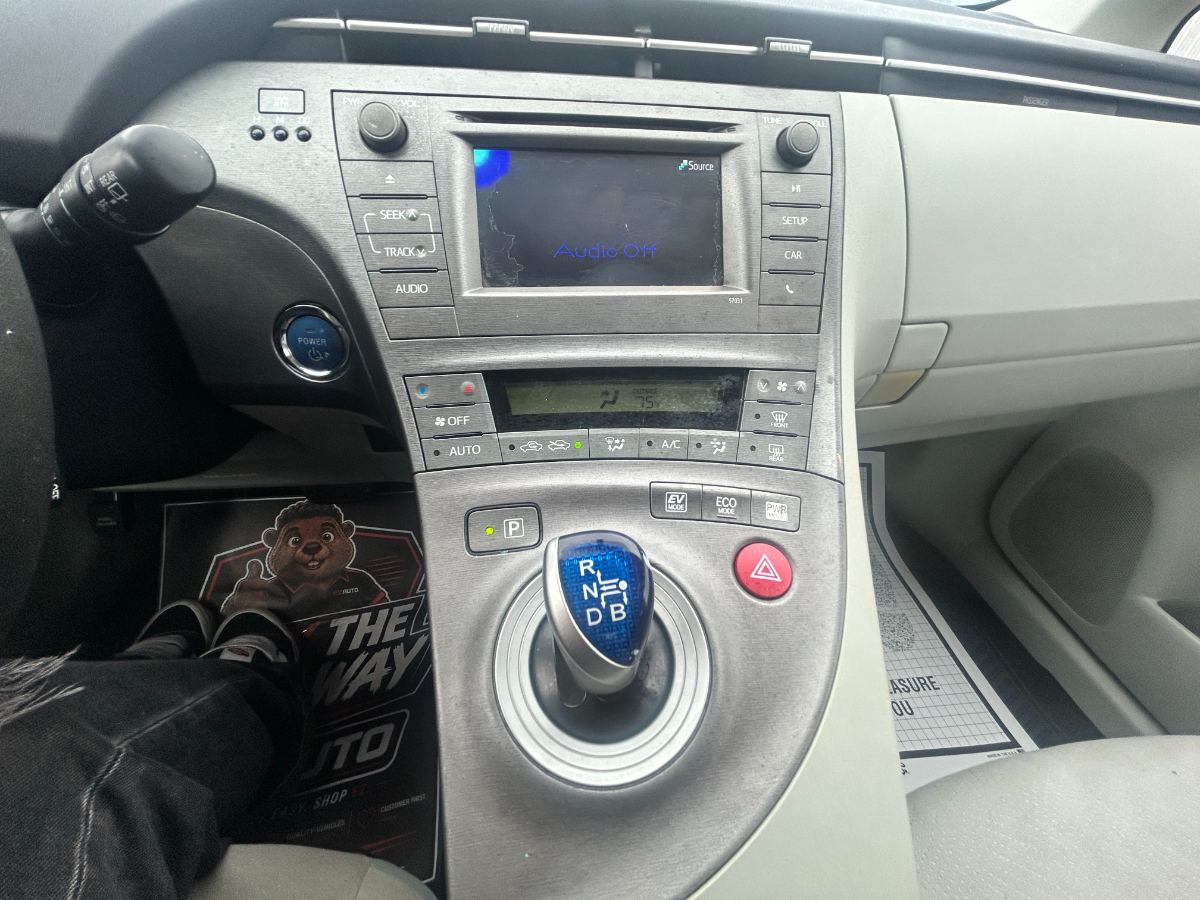 2014 Toyota Prius photo 22