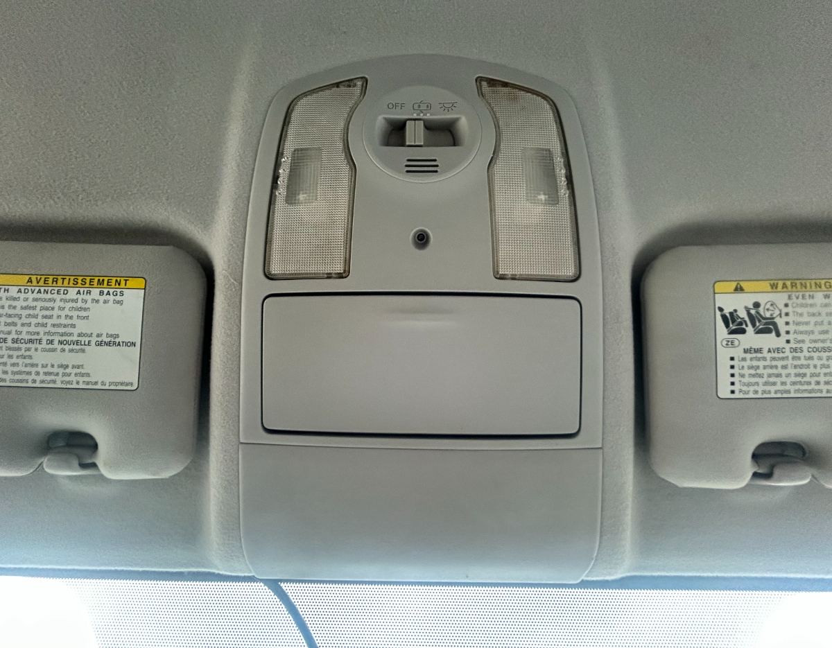 2014 Toyota Prius photo 28