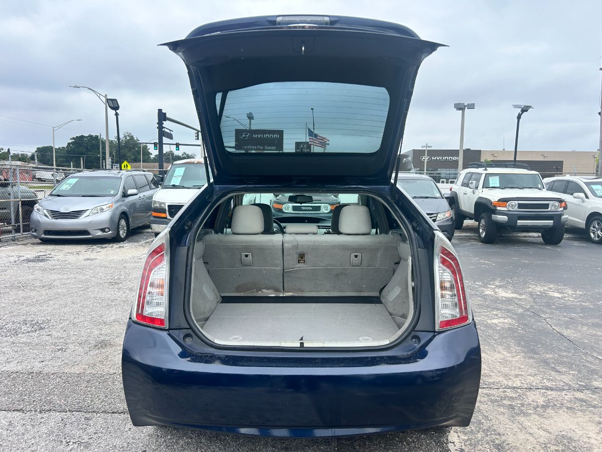 2014 Toyota Prius photo 35