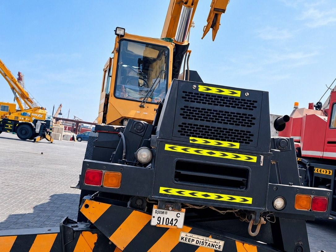 25 ton Crane — photo 3 of 3