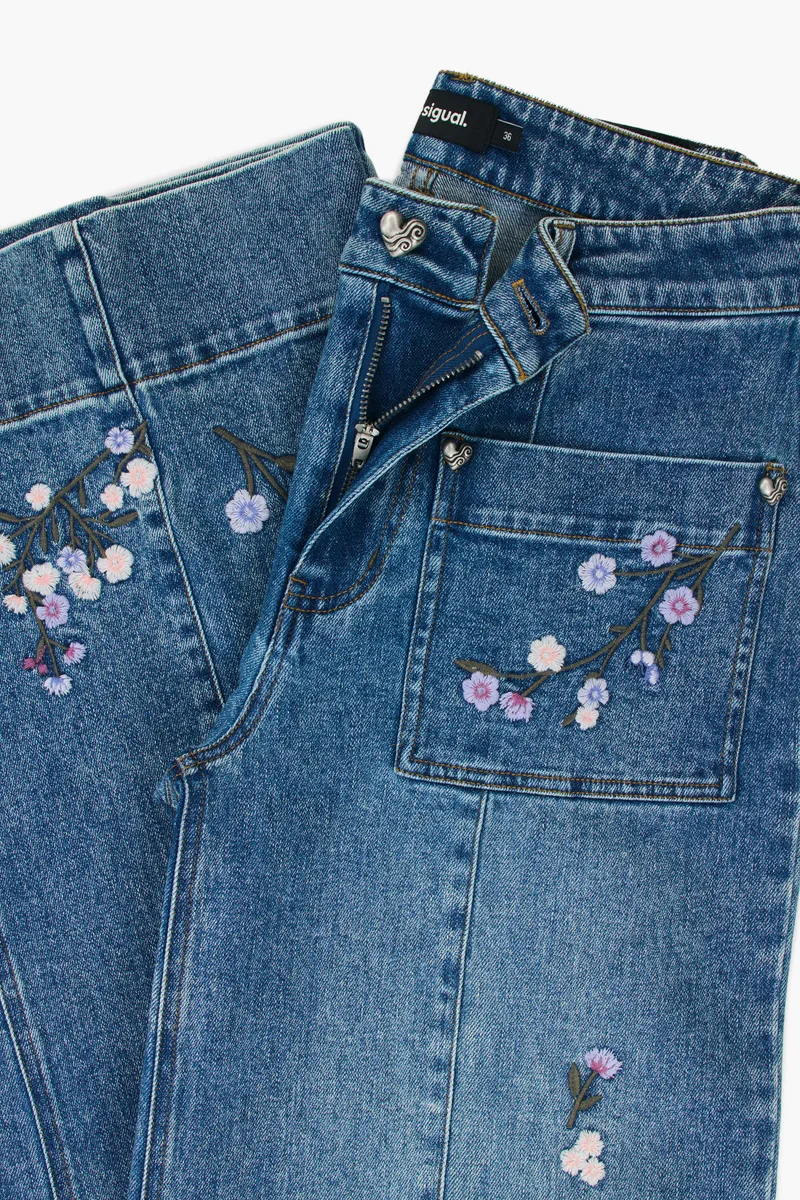 Desigual M.C. Lacroix цэцгэн хатгамалтай шулуун джинсэн өмд — 5-с 5-р зураг