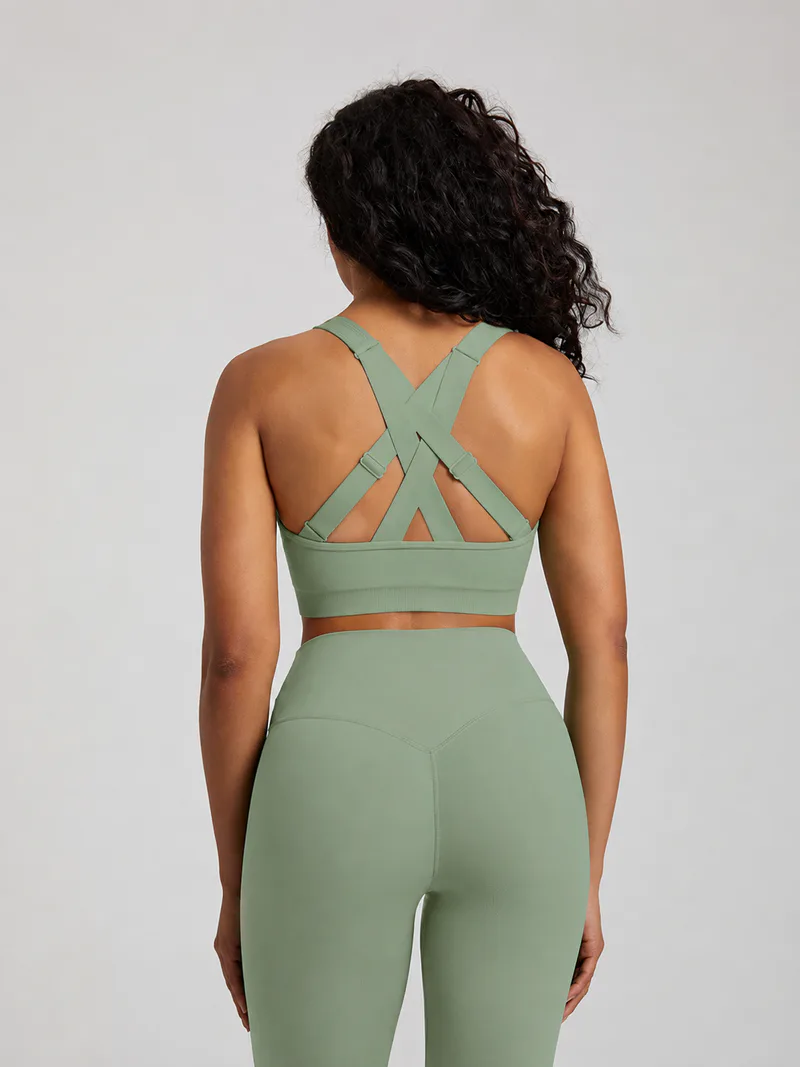 Seamless Cross-Back Sports Bra