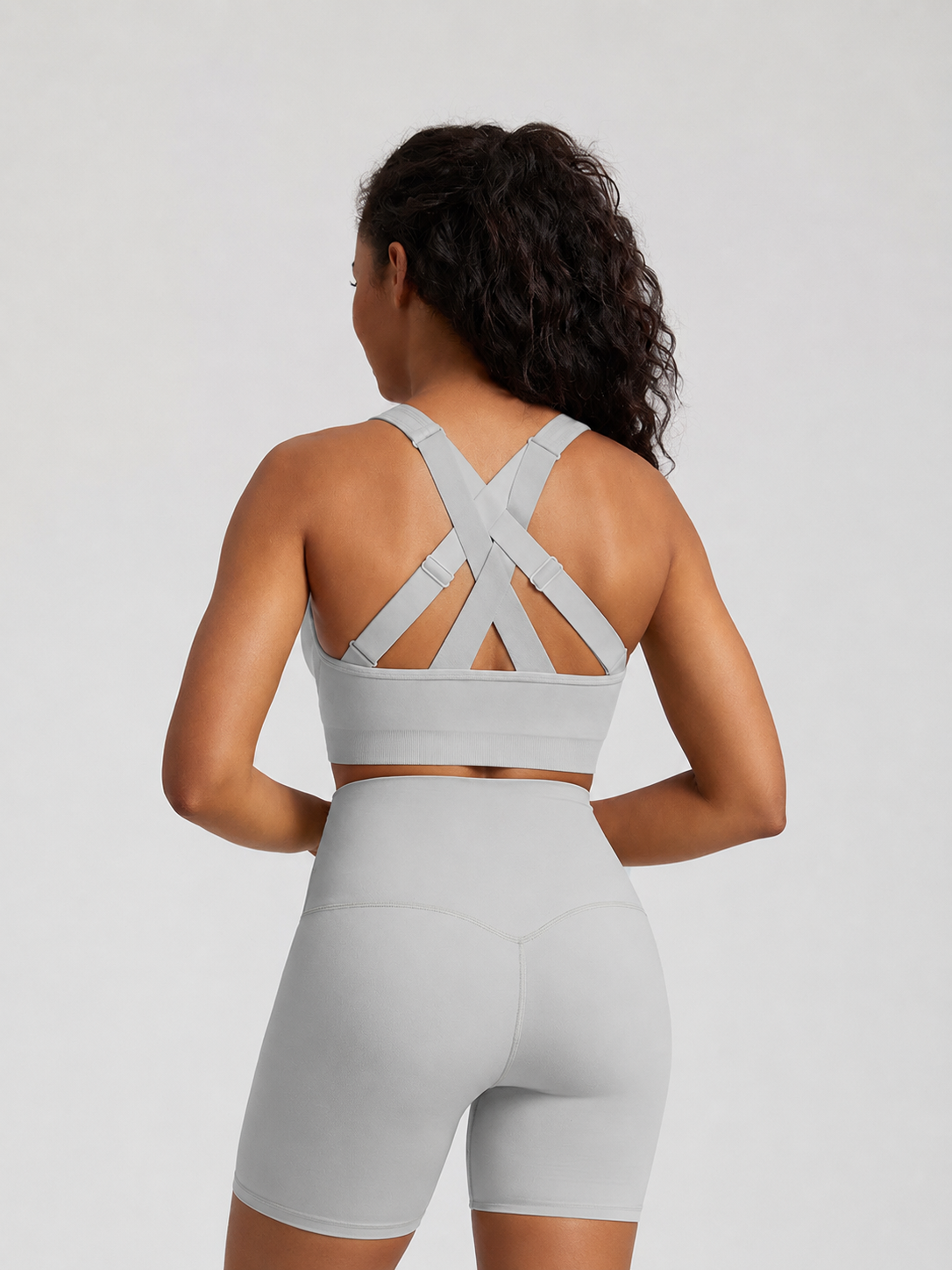Seamless Cross-Back Sports Bra