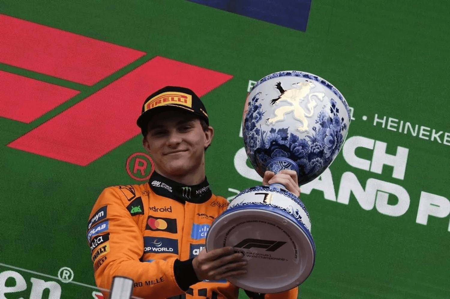Piastri wins a chaotic Dutch GP - Norris retires and Hadjar first podium