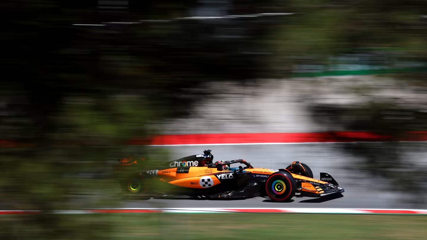 Barcellona: Piastri conquista la pole position in una qualifica elettrizzante