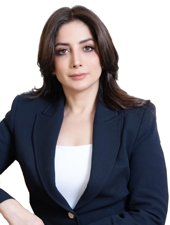 Mona Ebrahimi, photo 1 of 4