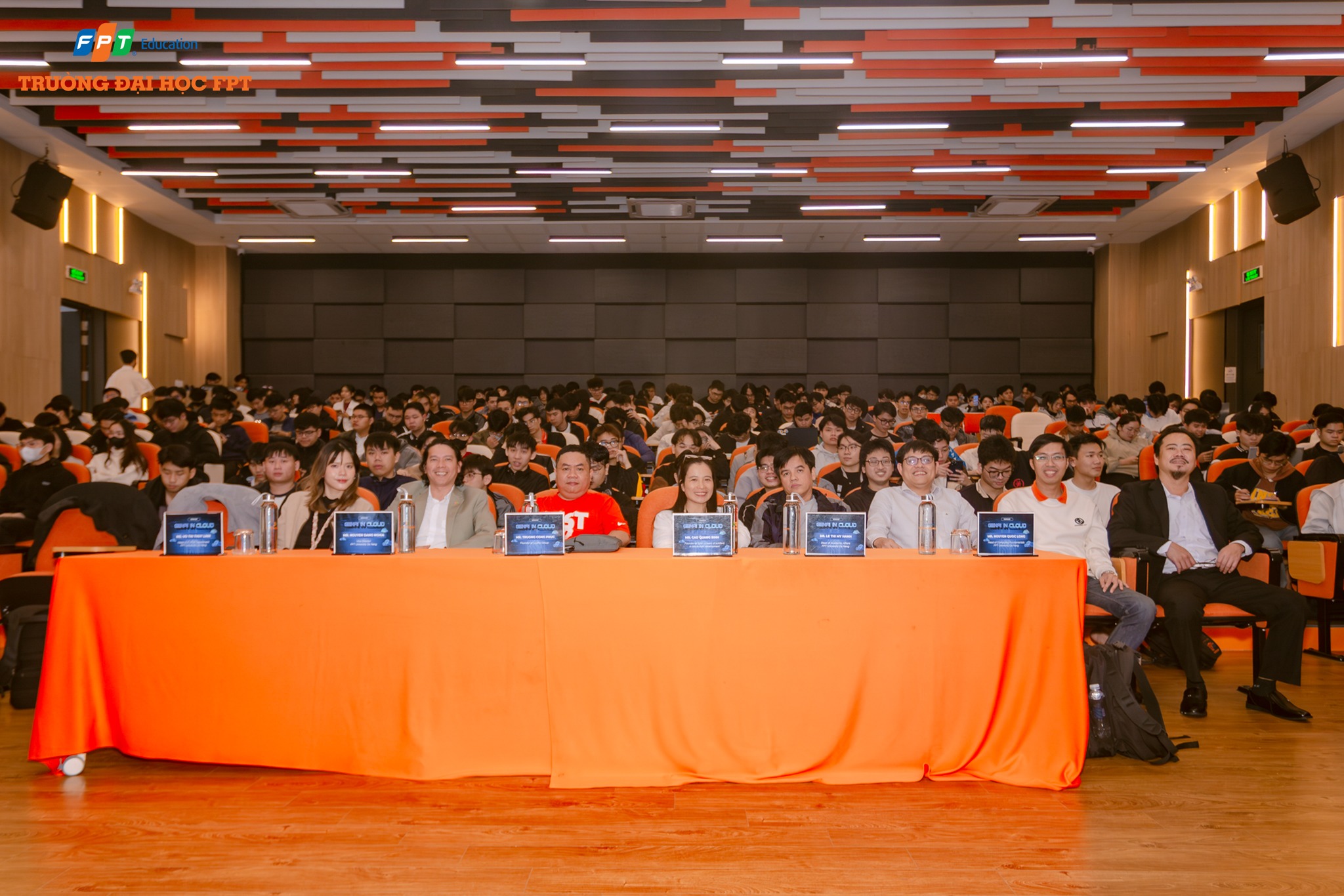 Khởi động Cuộc thi FPT EDU HackAiThon 2025 - Bật sáng ý tưởng, dẫn lối AI