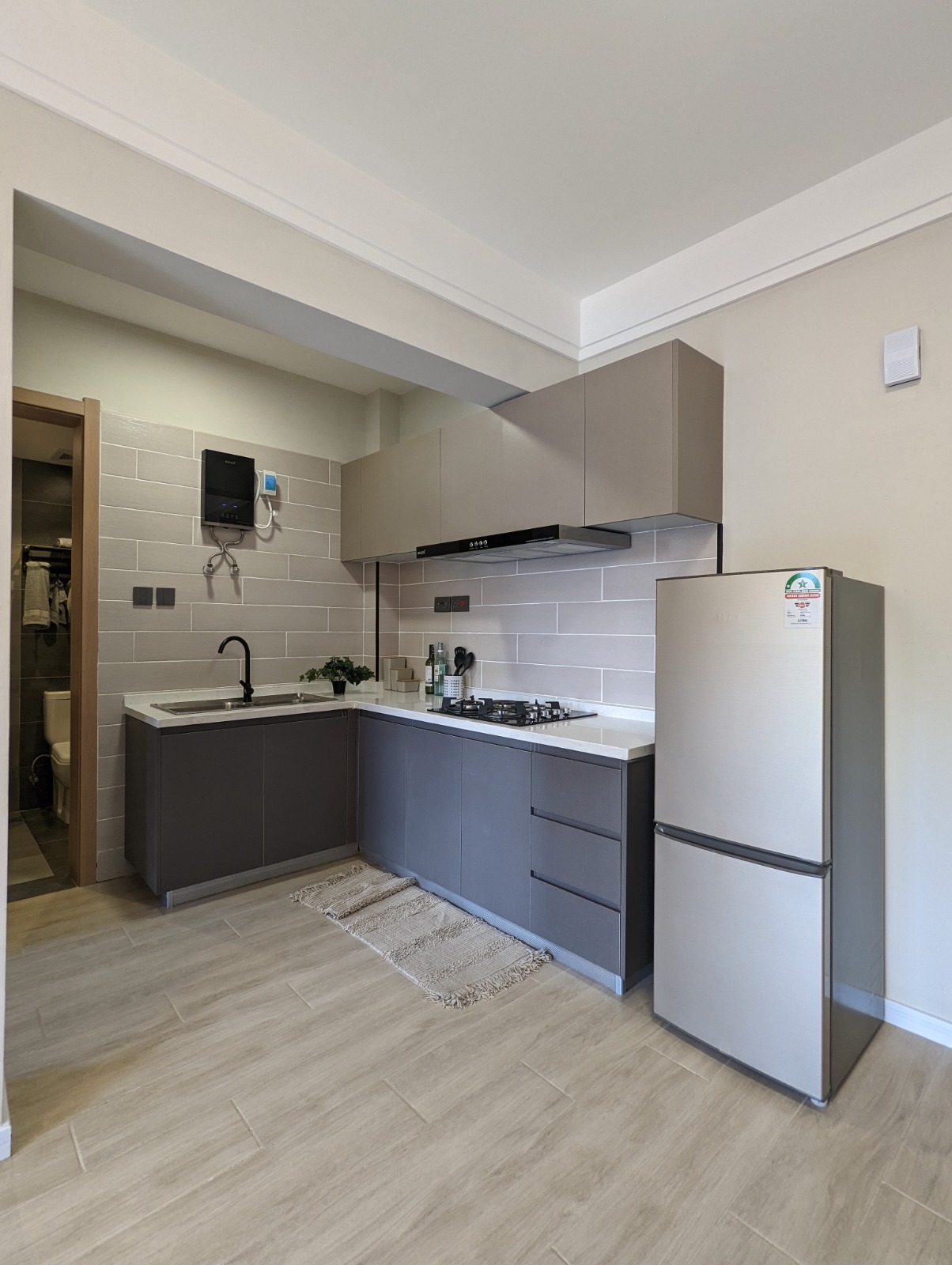 Lavington - Image 5