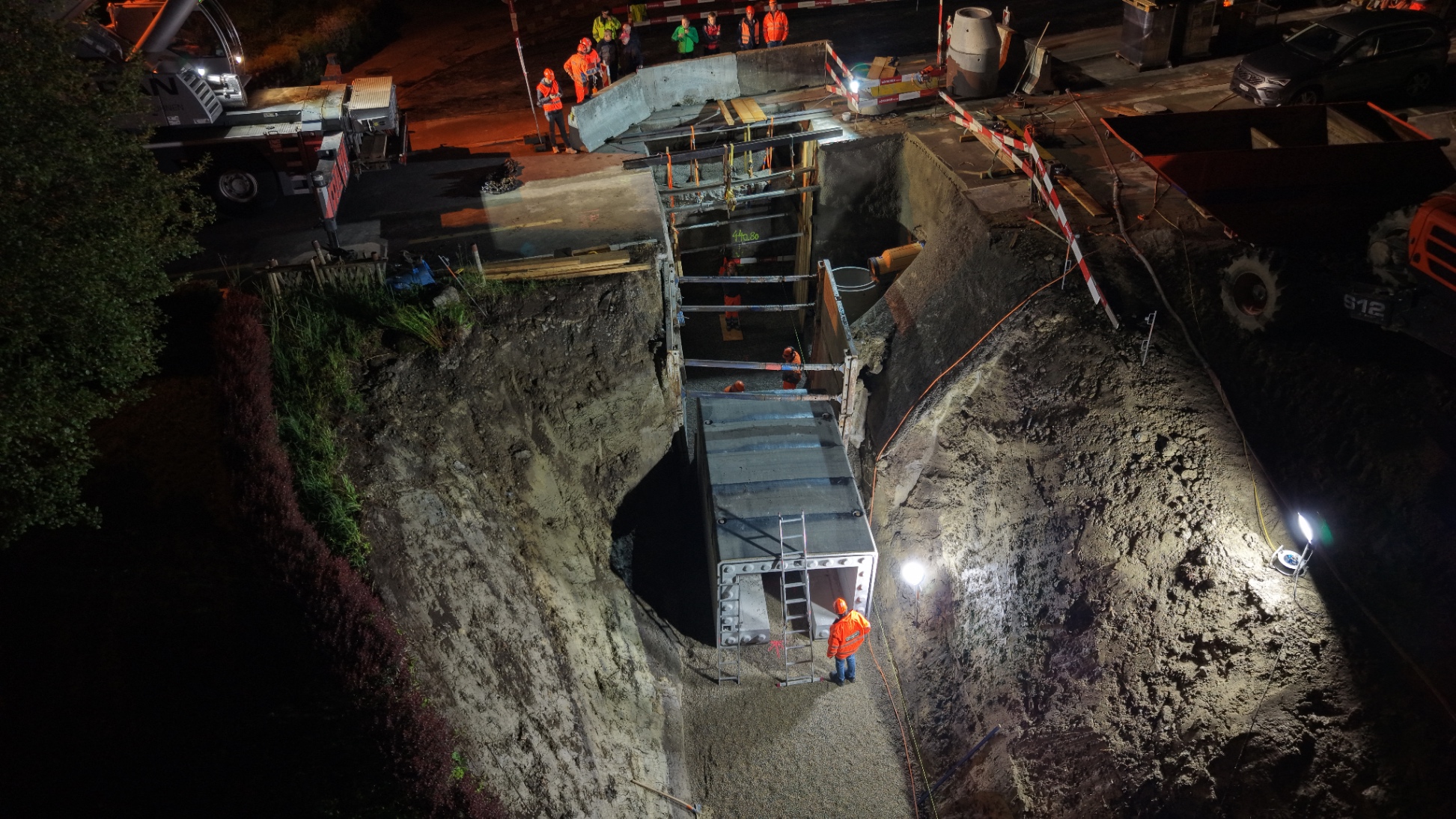 Bachdurchlass Küntwilerstrasse – Einbau in der Nacht — Bild 10