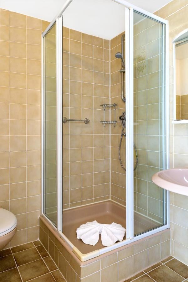 https://firebasestorage.googleapis.com/v0/b/fastenhotel.firebasestorage.app/o/qovgEzUS0AnhSZuNDHav%2Fimages%2F2025-03-18T15%3A12%3A34.785Z?alt=media&token=5425b983-905e-4cc1-9446-3ac4ed4488da
