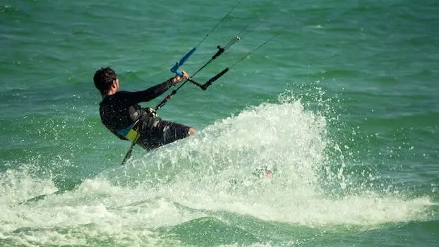 Kitesurfing in Kalpitiya