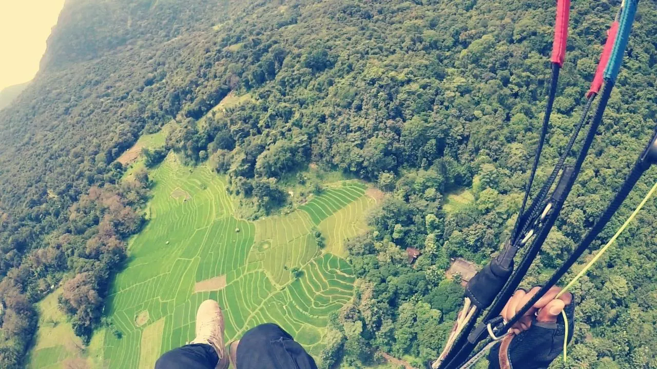 Paragliding in Kurunegala