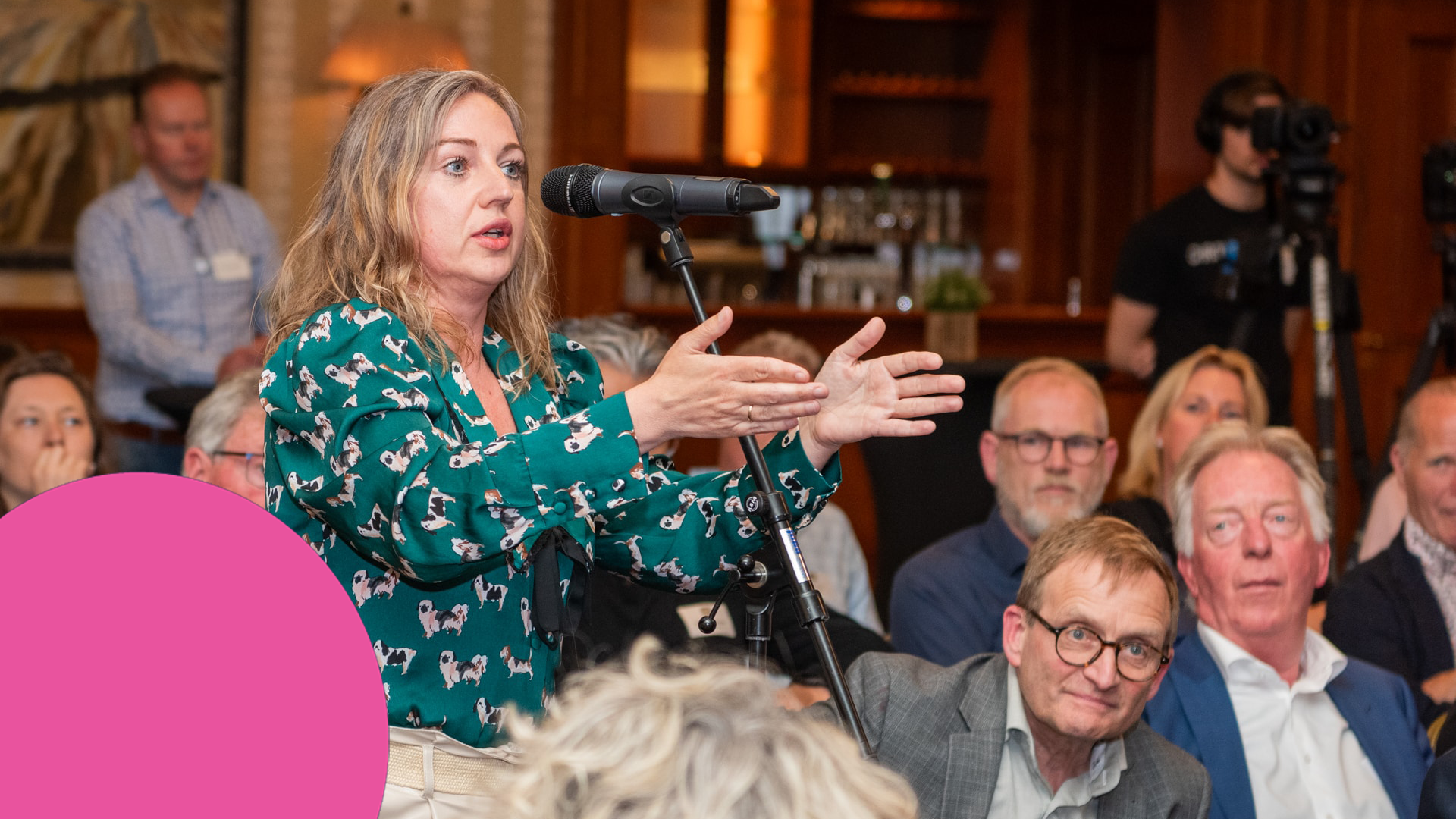 Carmen Bosscher stelt zichzelf voor op Mijn Zetel.