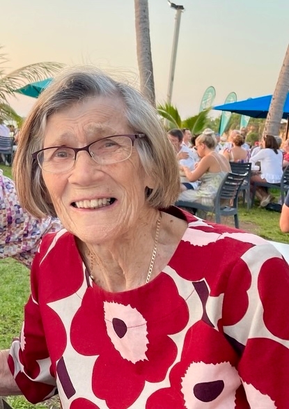 Lorraine Niblock Helen
