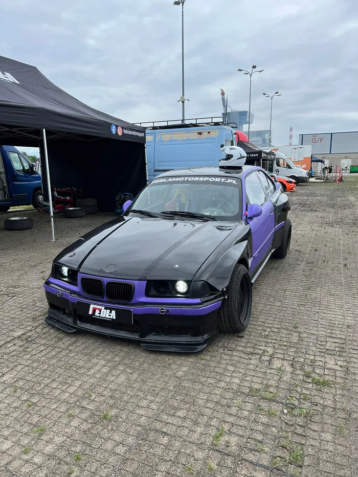 PANDEM PANELOWY BMW E36 COUPE Z LOTKĄ GT CLASS