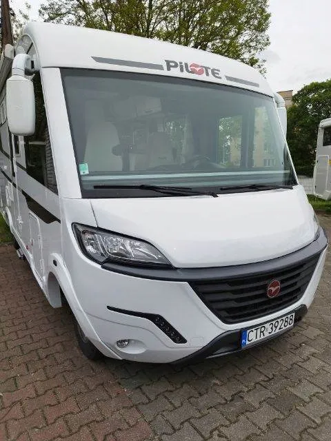 Poszycie Zderzak przód pilote G740 Febla