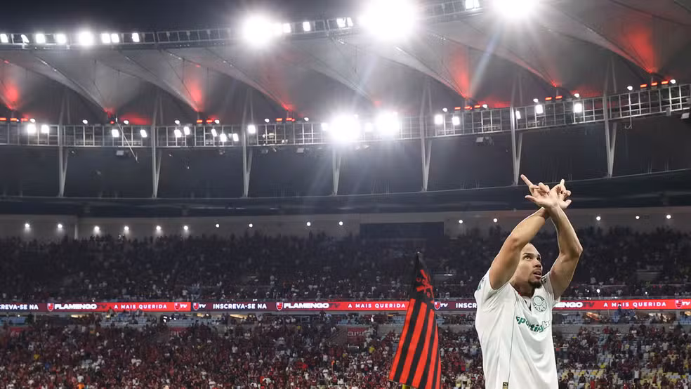 STJD absolve Paulinho por unanimidade; Palmeiras é multado