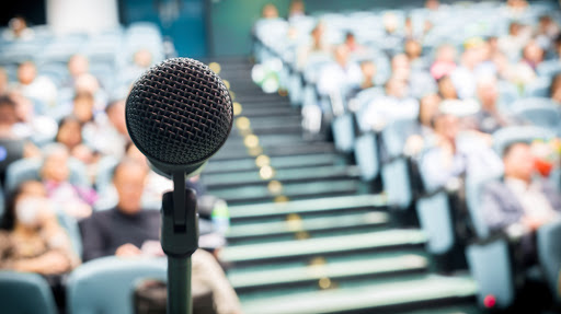 كيف أثق بنفسي وأتخلص من الخوف والخجل؟