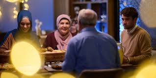 ماذا أفعل بعد رفض والد الفتاة التي أحبها خطبتي لها أكثر من مرة؟