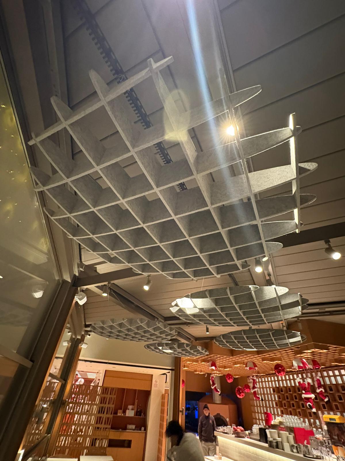 Restoran Akustik Baffle ve Keçe Panel Uygulaması FeltBi