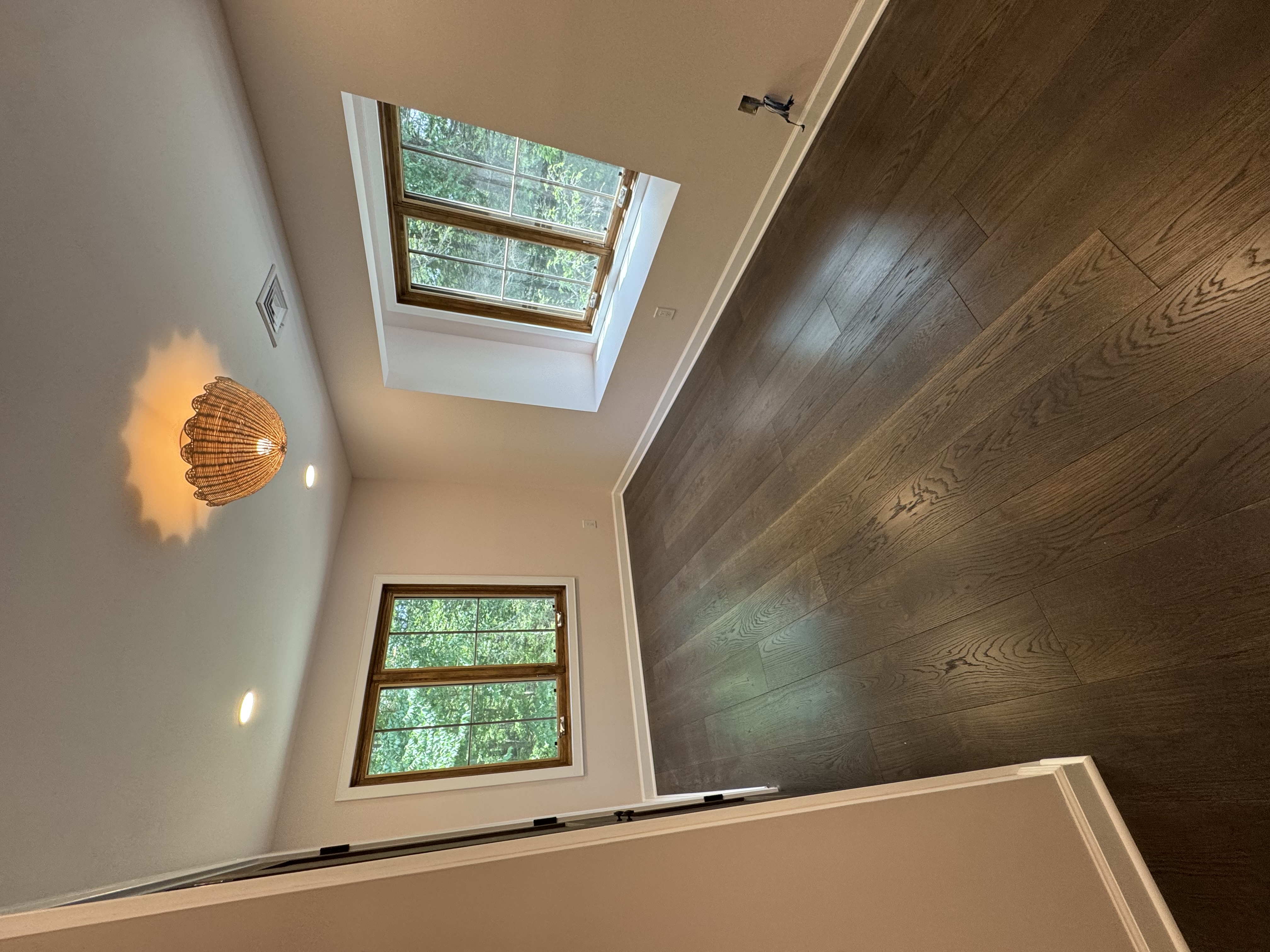Bedroom renovation  — Painting renovation project by Fenix Construction