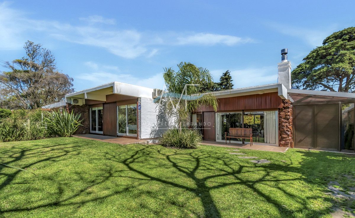 CASA EN VENTA A 3 CUADRAS DE LA PLAYA