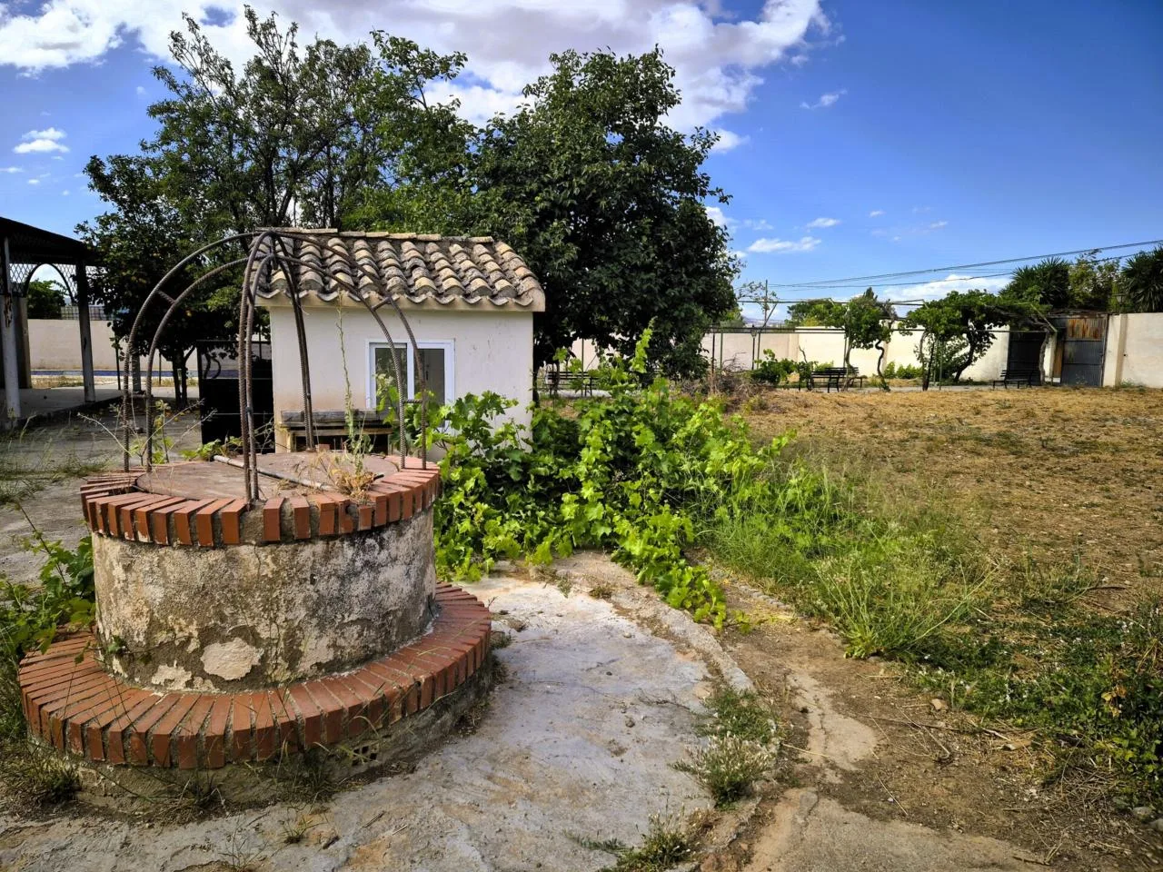 Großzügiges Landgut mit neuwertiger Villa & Pool bei Granada