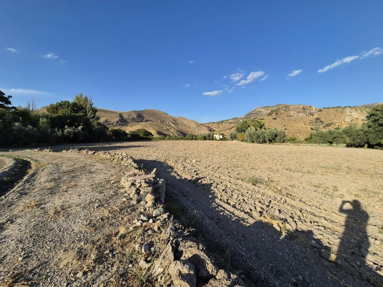 Exklusives Finca-Grundstück in Loja mit Baubewilligung & Quellwasser