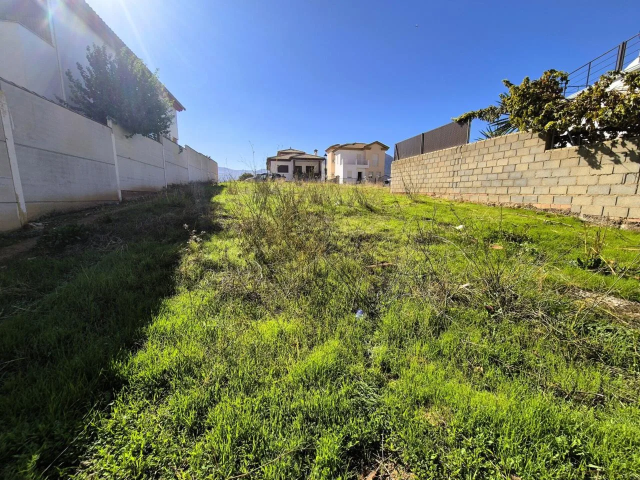 Premium-Baugrundstück in Bestlage von Loja – Nahe Granada