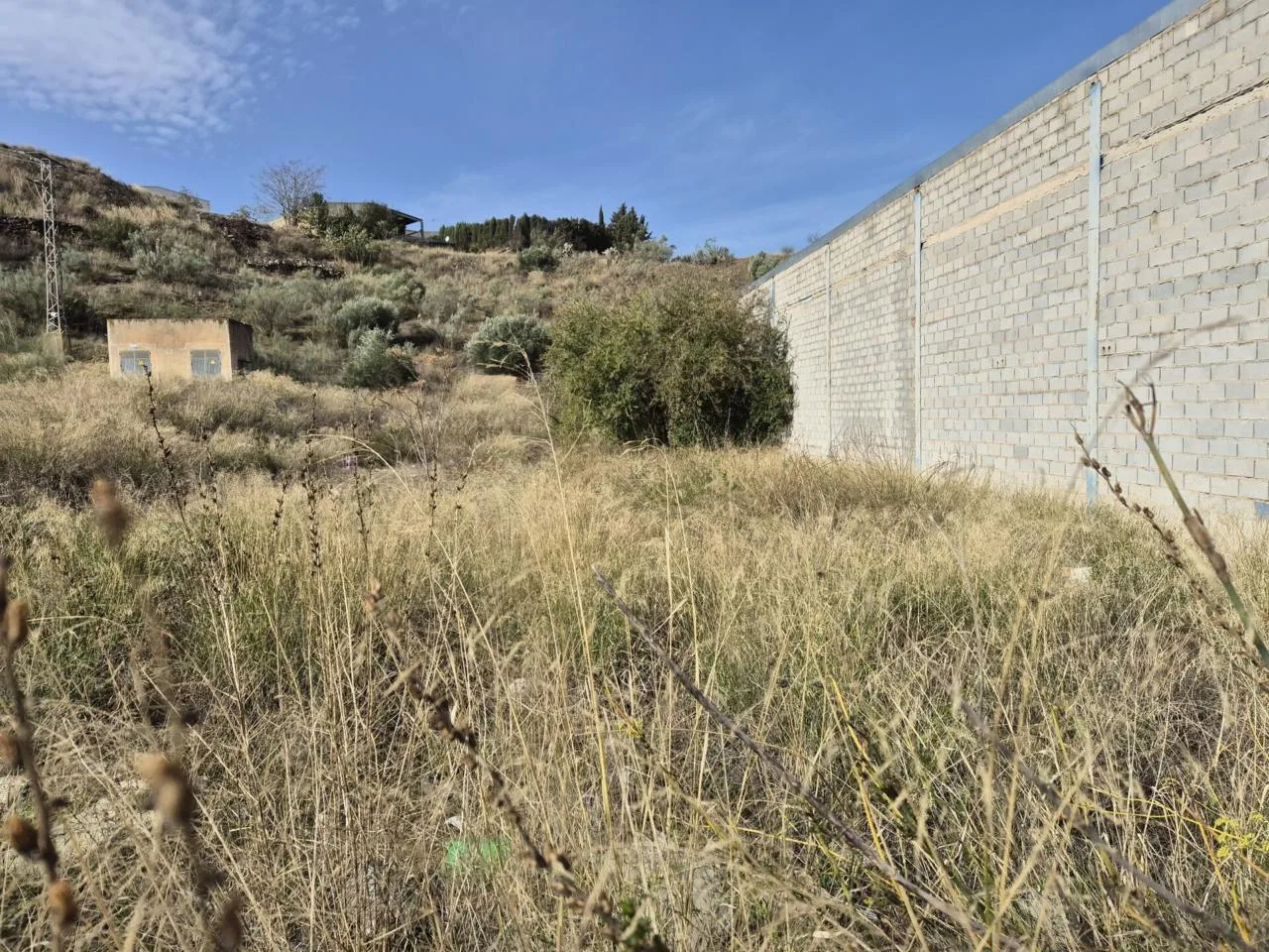 Strategisches Gewerbegrundstück in Loja – Perfekte Infrastruktur