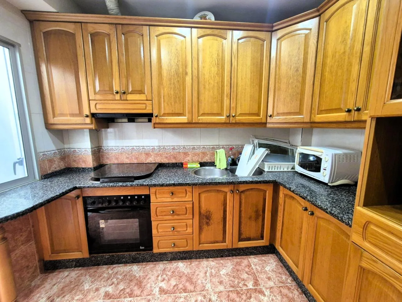 Geräumiges andalusisches Dorfhaus mit Kamin und Dachterrasse