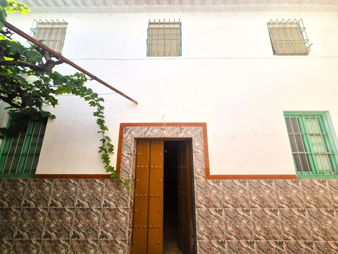 Stadthaus mit enormem Potenzial und solider Substanz in Iznájar