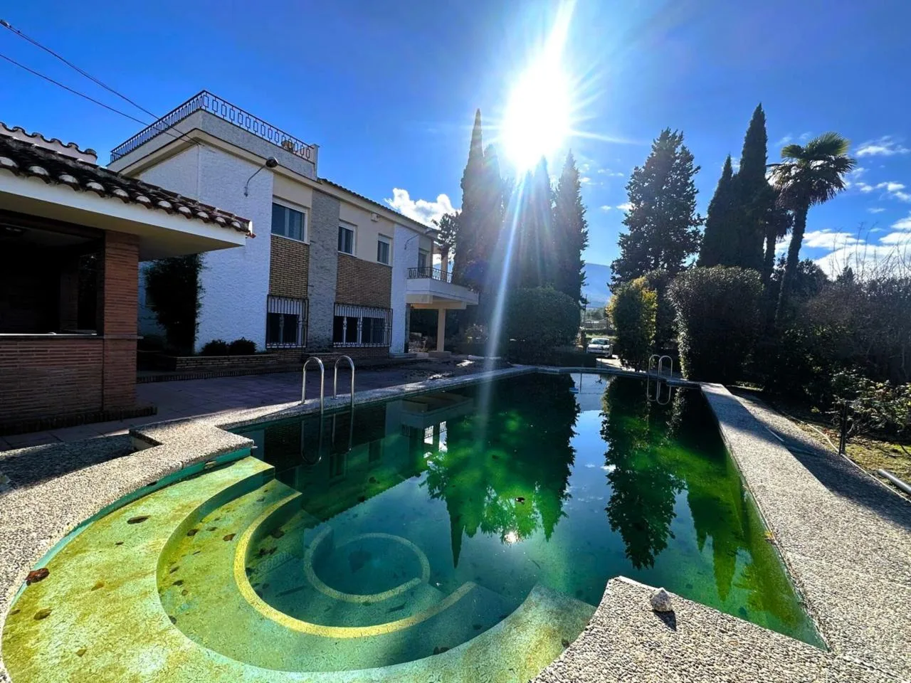 Elegante Finca in Loja | 2.000 m² Grundstück, Pool & Privatsphäre
