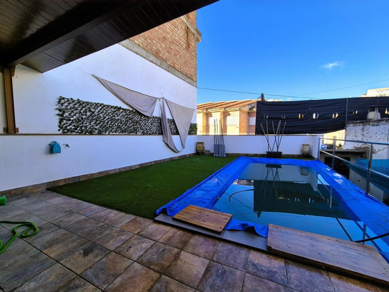 Großzügiges Anwesen mit Pool und Ausbaupotenzial in Algarinejo