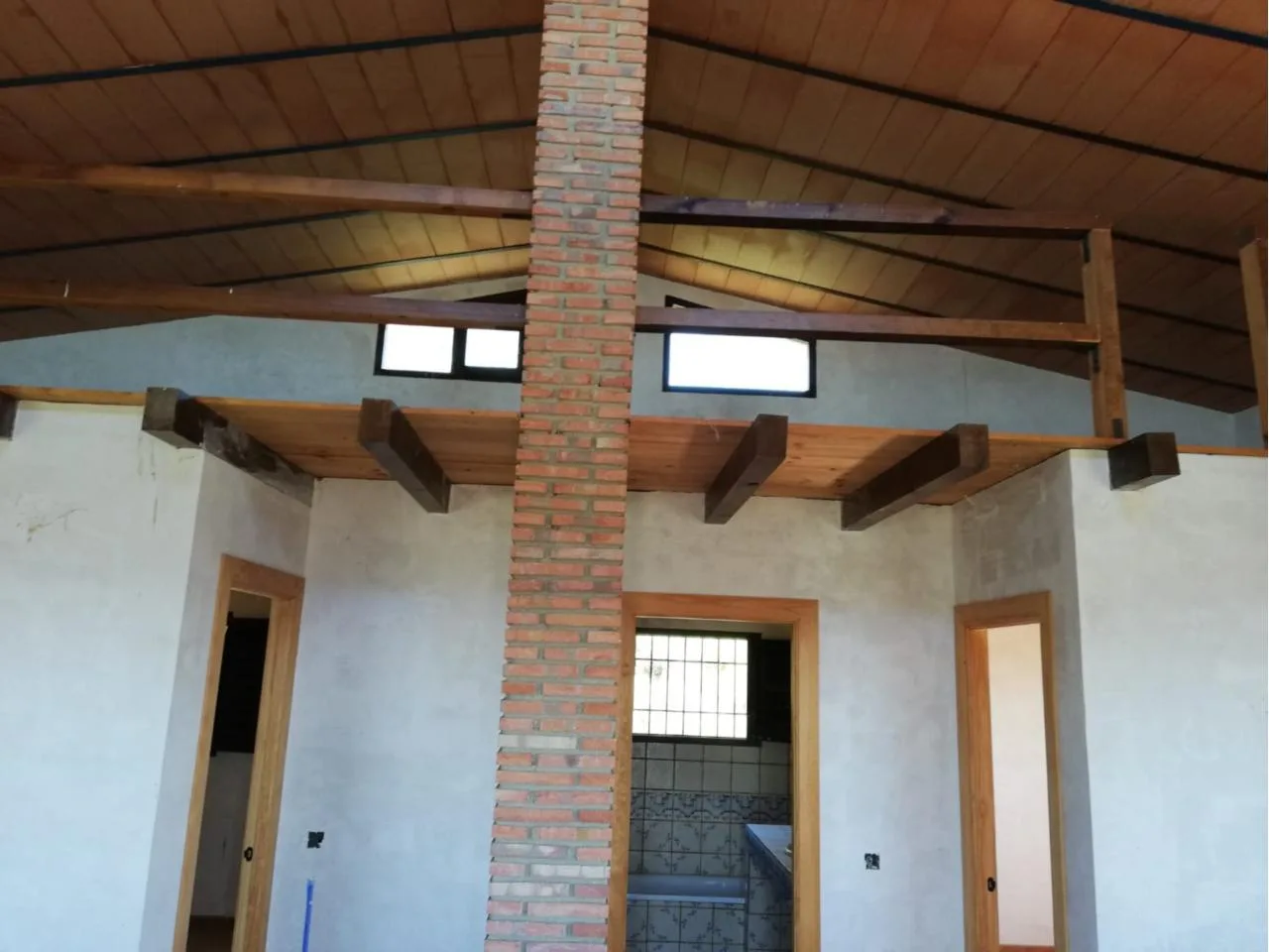 Neubau-Finca auf 16.000 m² Naturgrundstück in Zagra, Granada