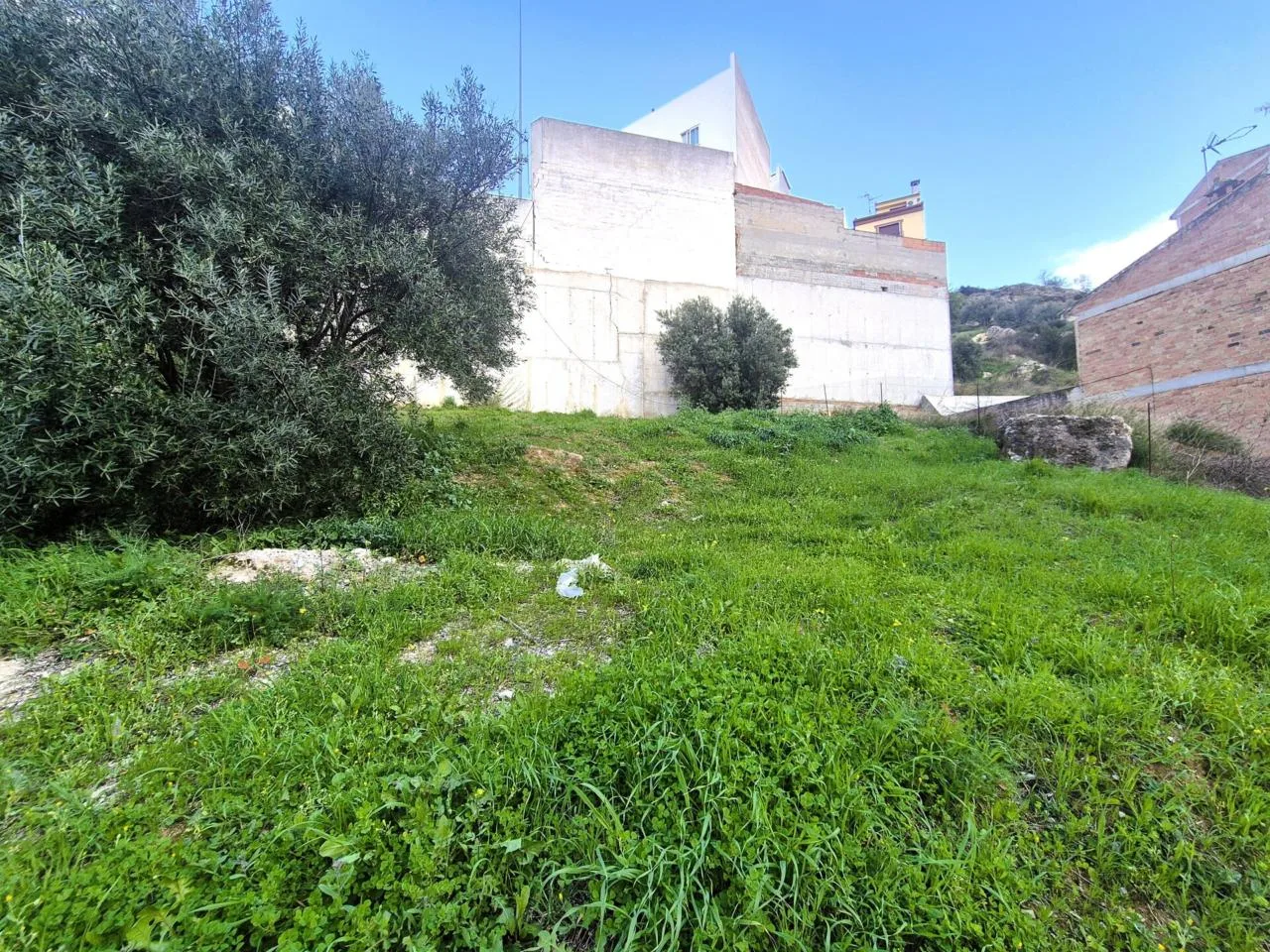 Sonnige Baugrundstücke in Loja – Ihr Traumhaus in Andalusien