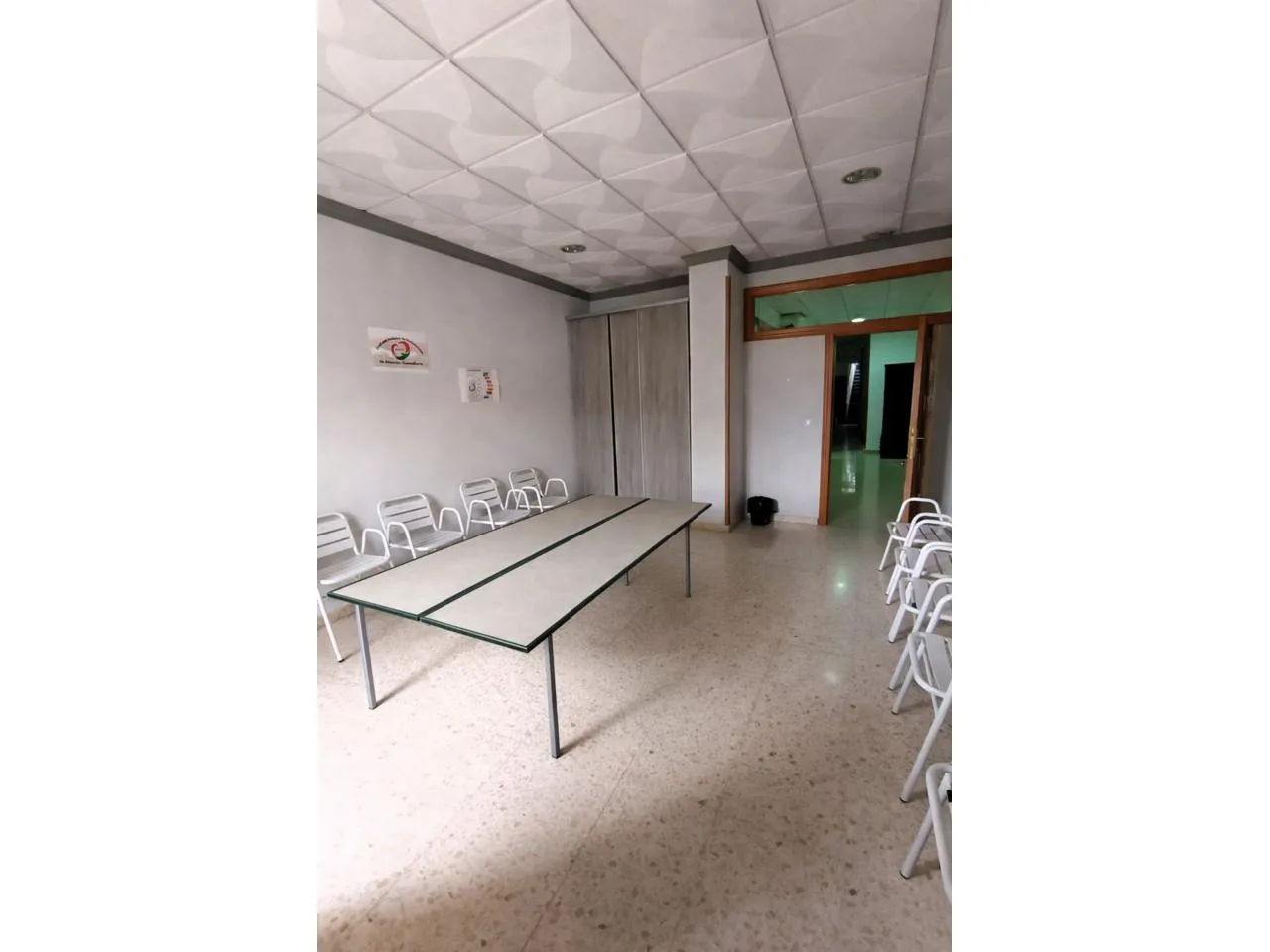 Premium-Gewerbefläche in Loja: Vielseitiges Bürozentrum