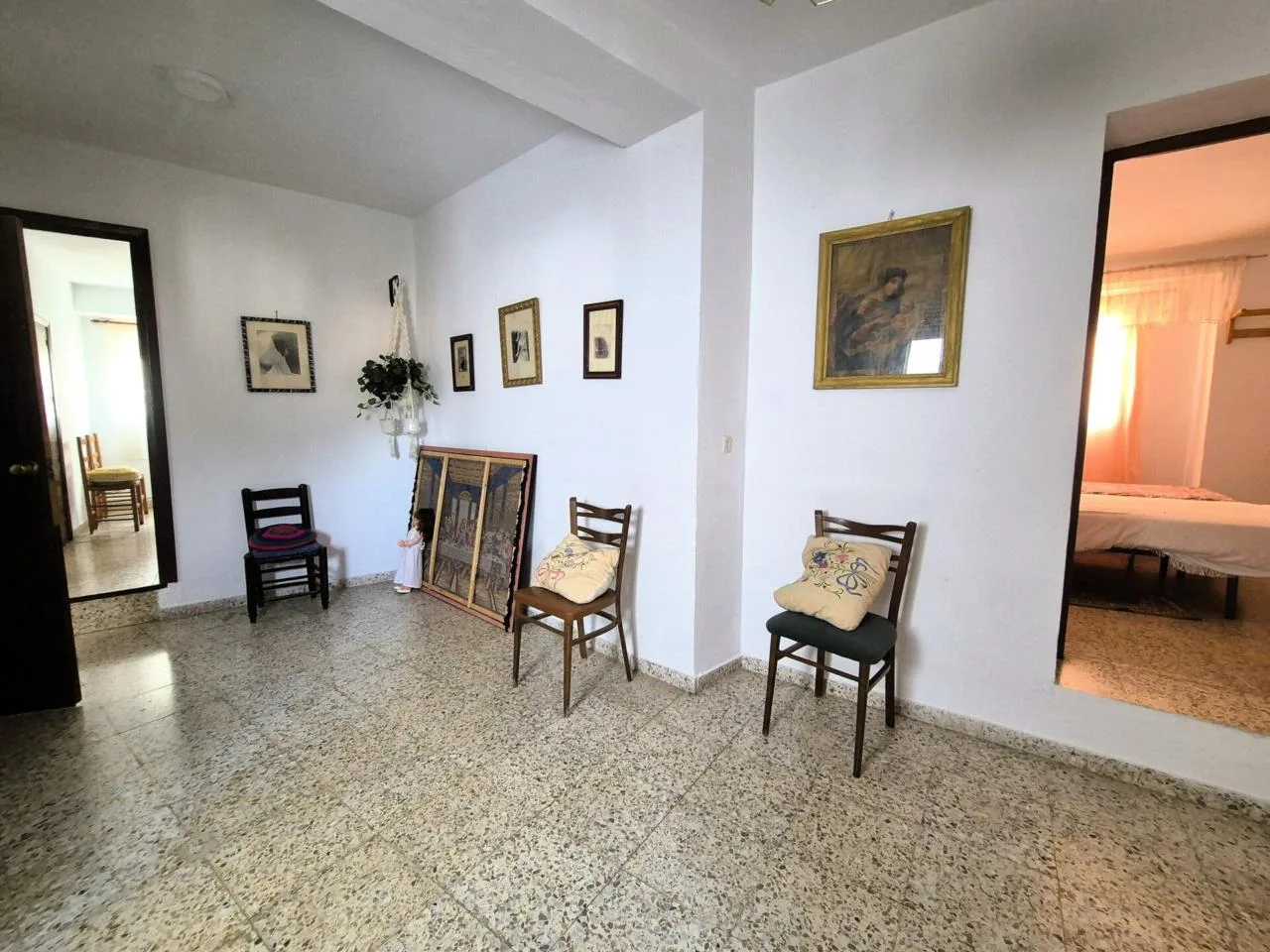 Großzügiges Stadthaus in Loja mit Garage, Patio und Dachterrasse