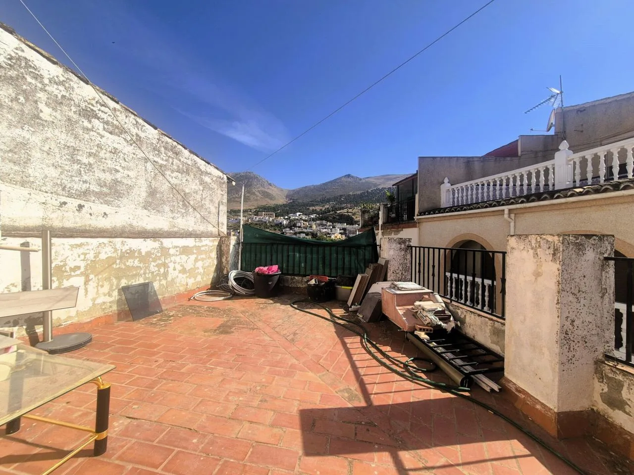 Stadthaus mit Sanierungsgarantie und Ausbaupotenzial in Loja