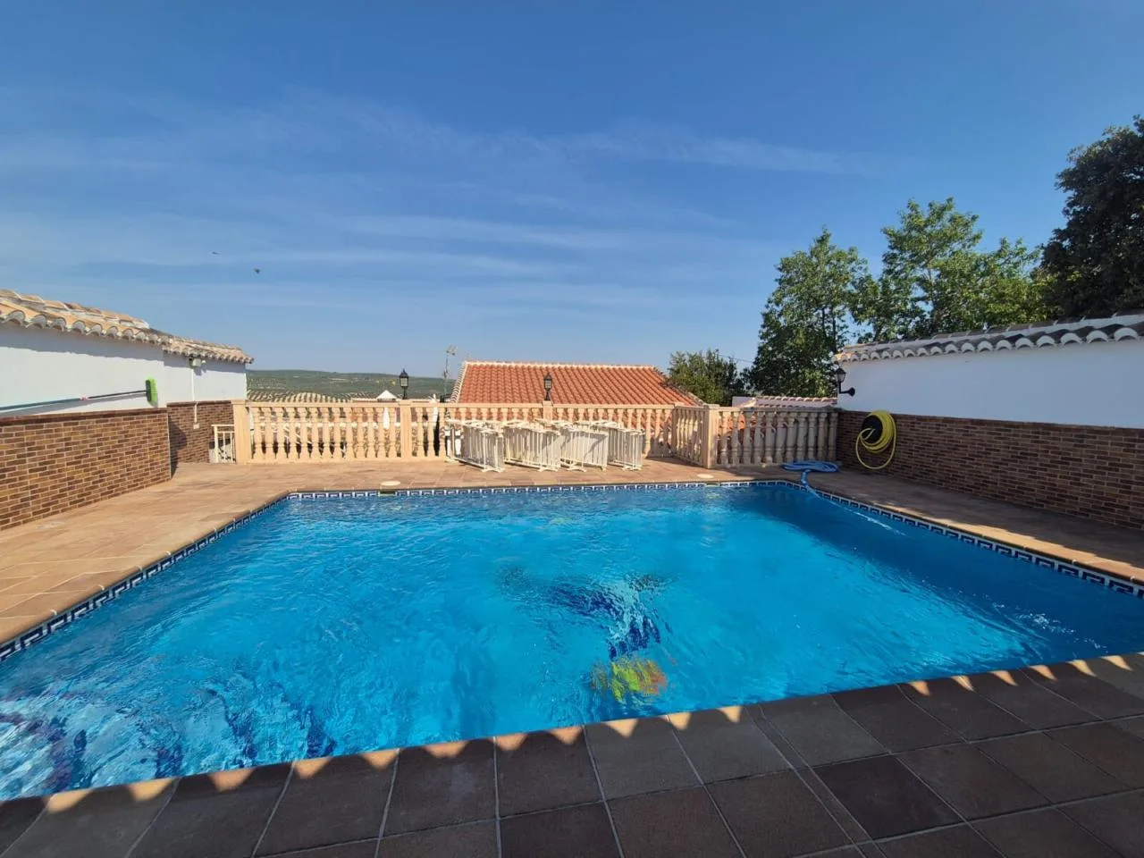 Stilechtes Landhaus mit Pool, Gästehaus und hoher Privatsphäre in Loja