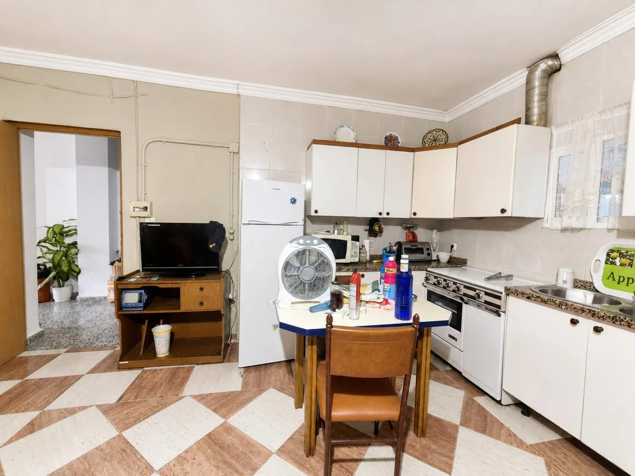Zweifamilienhaus in Huétor Tájar mit Patio und vielseitigem Potenzial